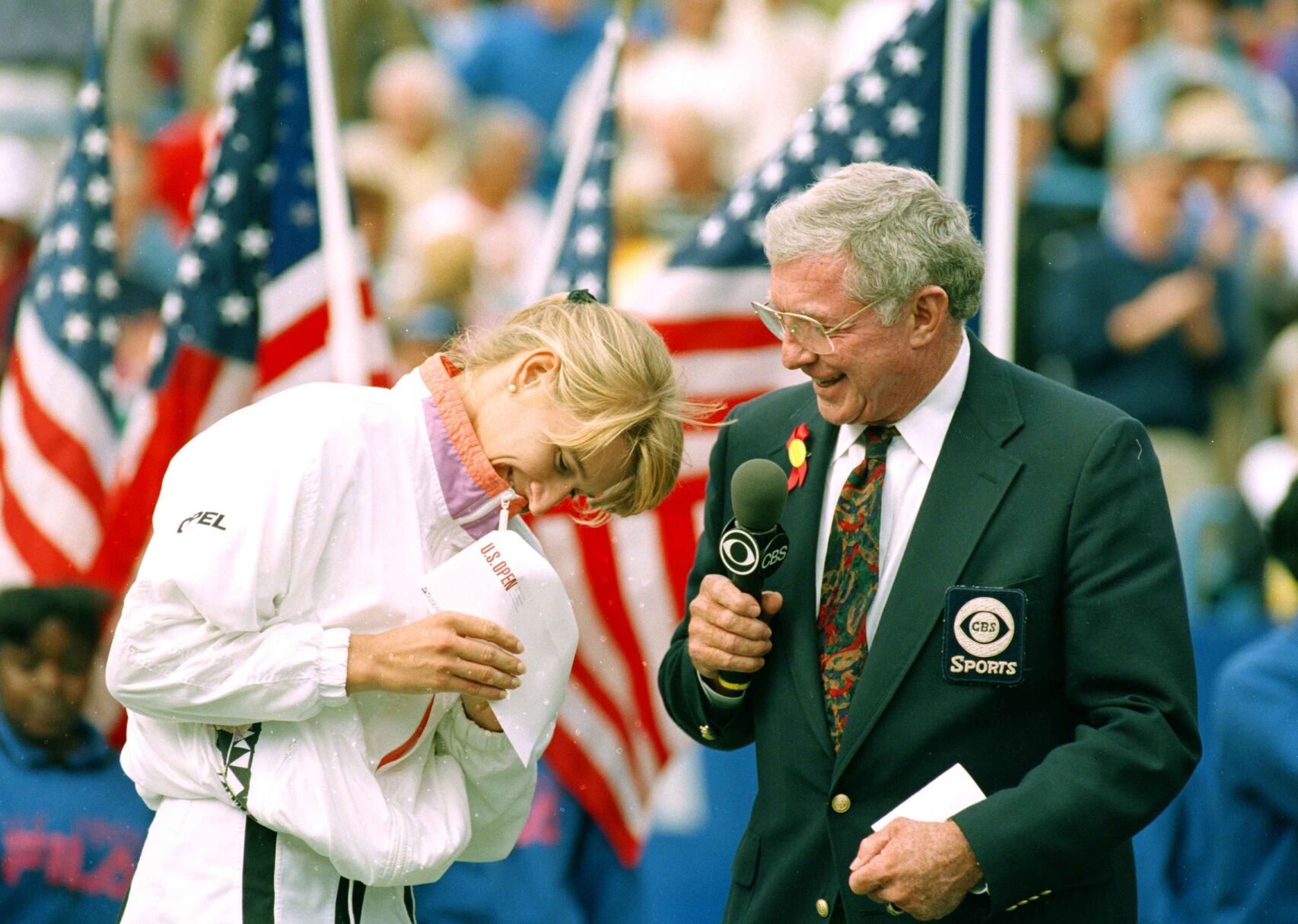 1993: Steffi Graf wins her third U.S. Open singles title